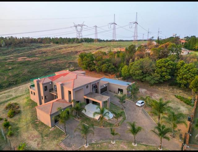 FARM FOR SALE IN RIETVLEI VIEW COUNTRY ESTATES